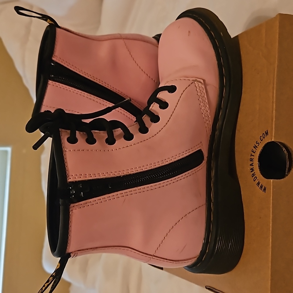 Girls size 3, Dr. Martens GUC